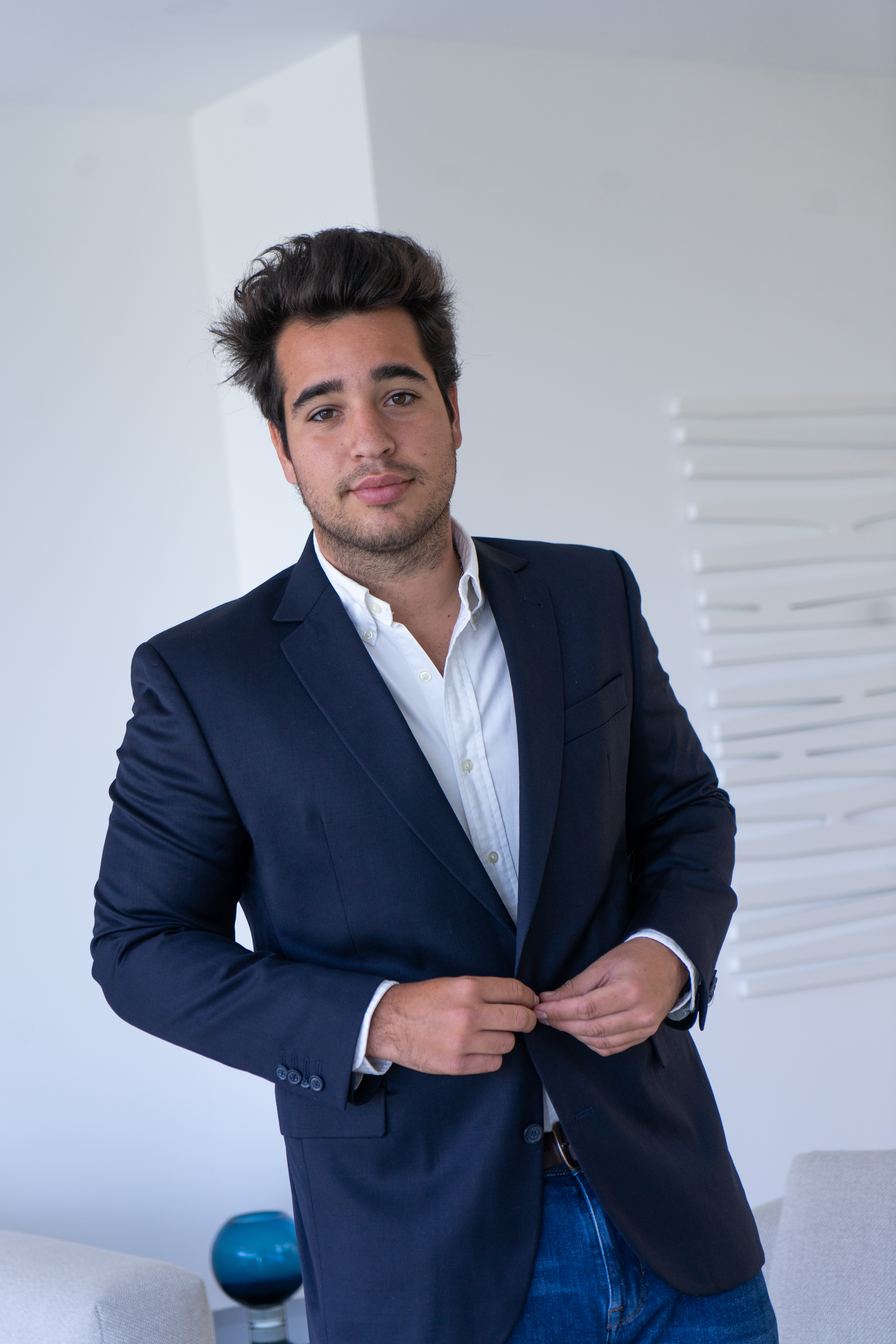 Tomás